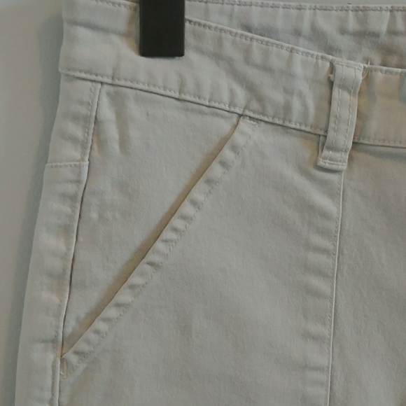 Lee Bermuda Shorts - Picture 6 of 12